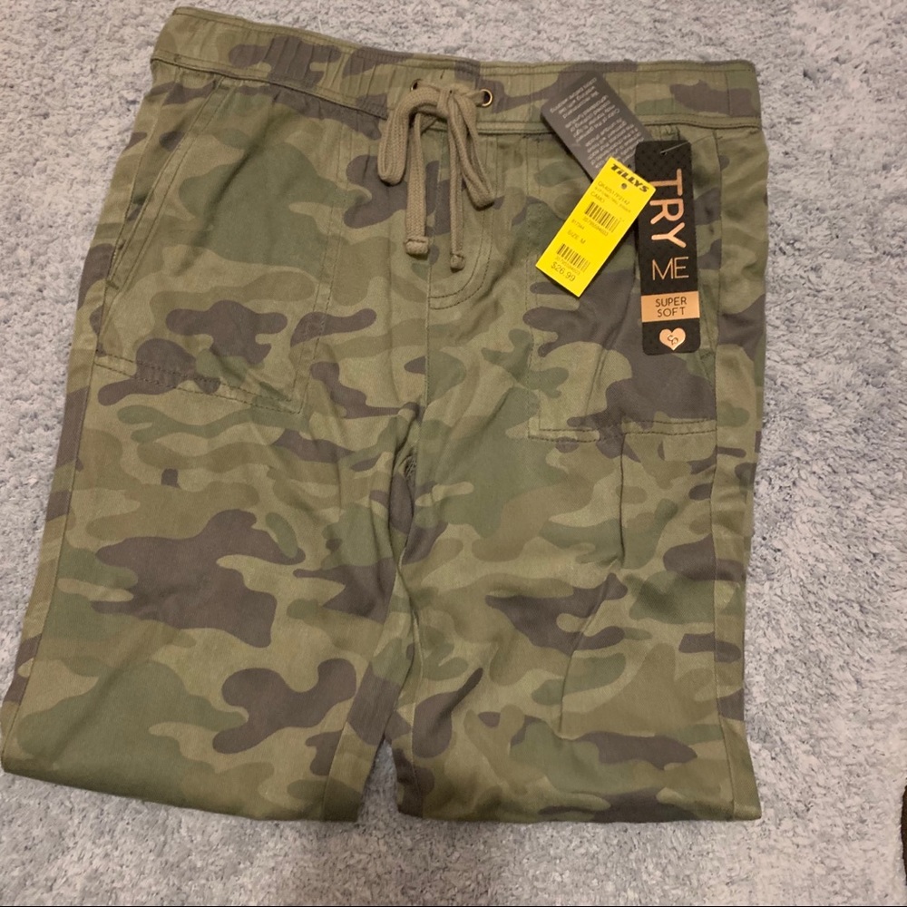 🏷NWT Girls Super Soft Camo Joggers
